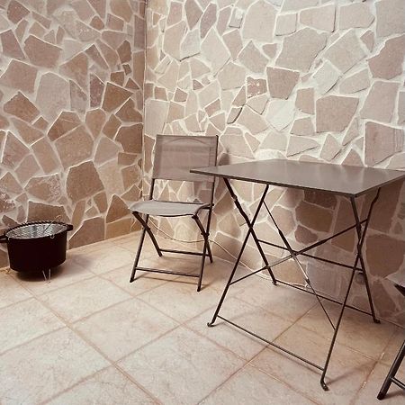 Lovely 2 Bedroom Rental Unit,Patio And Close Beach San Pietro in Bevagna Luaran gambar